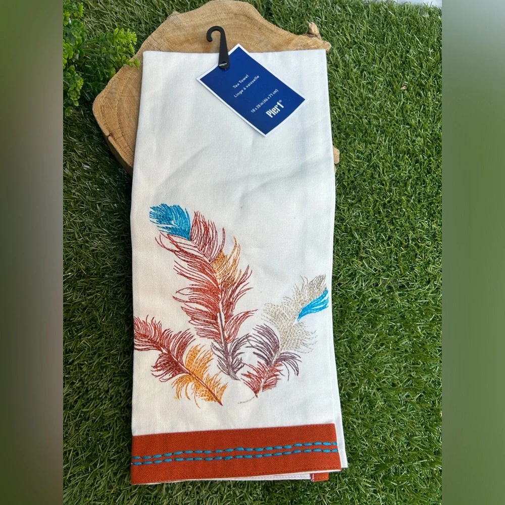 Pier 1 imports Tea Towel 18 x 28 in (46 x 71 cm) 100 cotton new MADE IN INDIA
